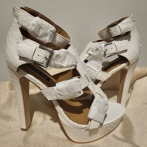 Shoedazzle White Platform Heel